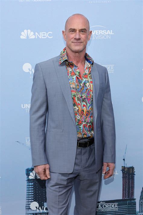 Christopher Meloni jokes about 'length,' 'girth' for nude Peloton ad