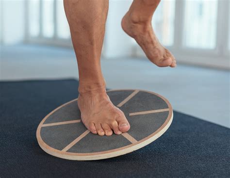 Heavy Duty 15.5" Wooden Balance Board with Non-Slip Pad Fitness - Treadmill
