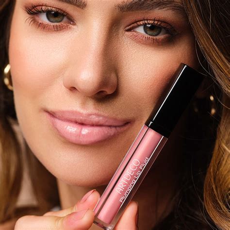 Блеск для губ `ARTDECO` PLUMPING LIP FLUID с эффектом увеличения объема ...