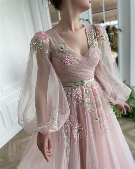 Пин от пользователя rākṣasaḥ на доске dresses | Летнее свадебное платье ...