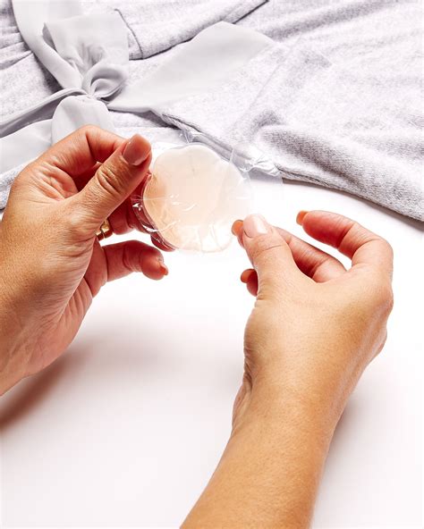Reusable Soft Silicone Nipple Covers | la Vie en Rose