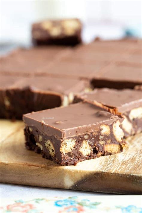 Easy Chocolate Tiffin Recipe - Effortless Foodie