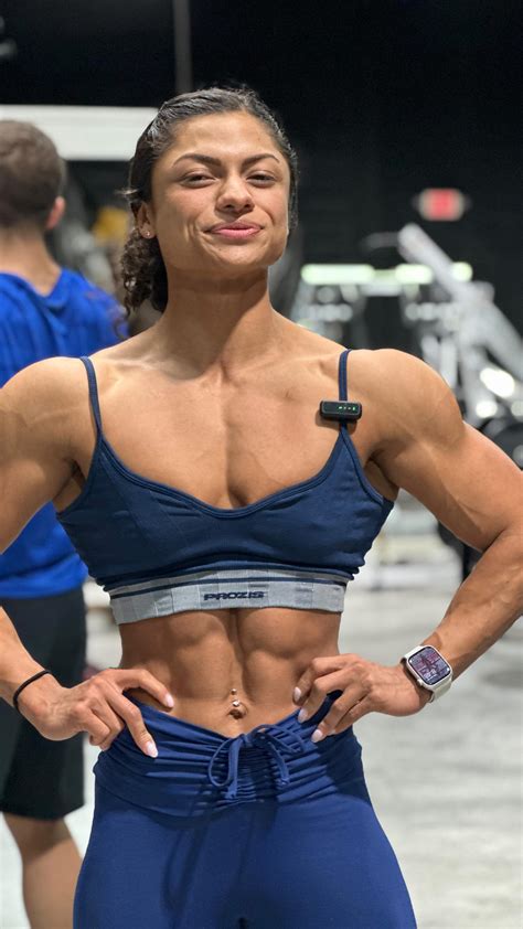 BLANCA SILES | Muscle mommy 👩‍🍼 #certified #bodybuilder #sidetricep #