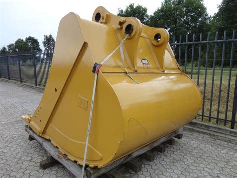 Caterpillar 374 Bucket : Riverland Equipment