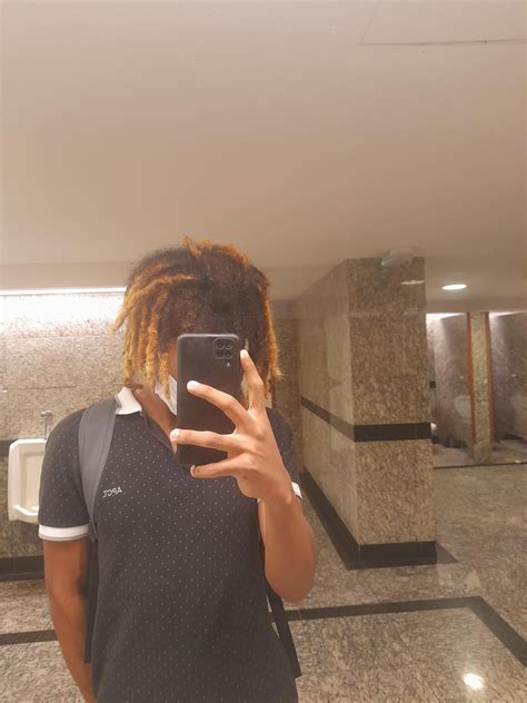 The community reacts as Twist and dreadlocks trends grow 32