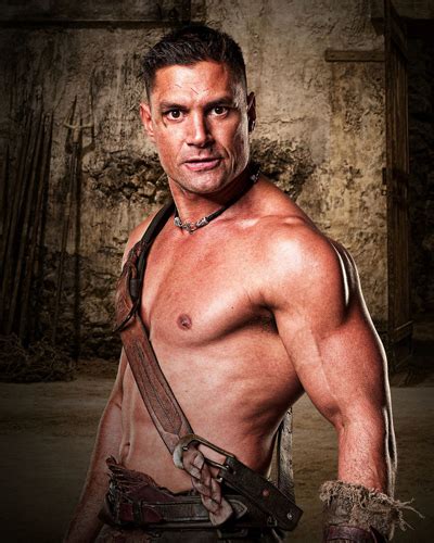 Bennett, Manu [Spartacus : Blood and Sand] photo