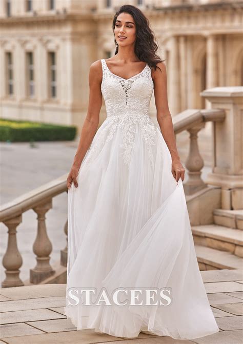 Trapèze col en v traîne balayage tulle robe de mariée avec appliqué