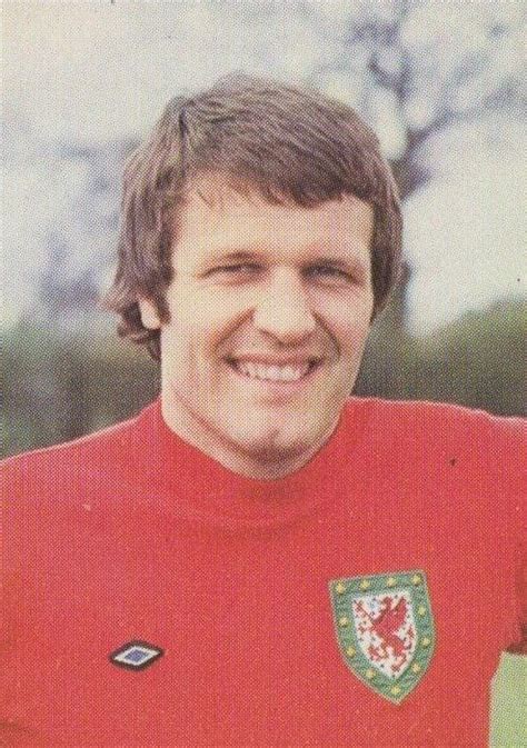 John Toshack Wales 1975 🏴󠁧󠁢󠁷󠁬󠁳󠁿 | Wales football, Welsh football ...