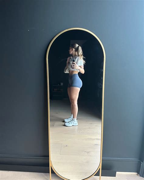 Annabella Macy (@annabella_campagna) • Instagram photos and videos