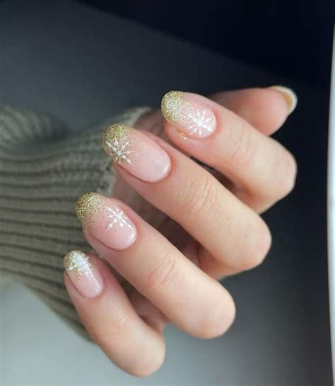 25 Glitter French Nails to Make Your Mani Sparkle and Shimmer