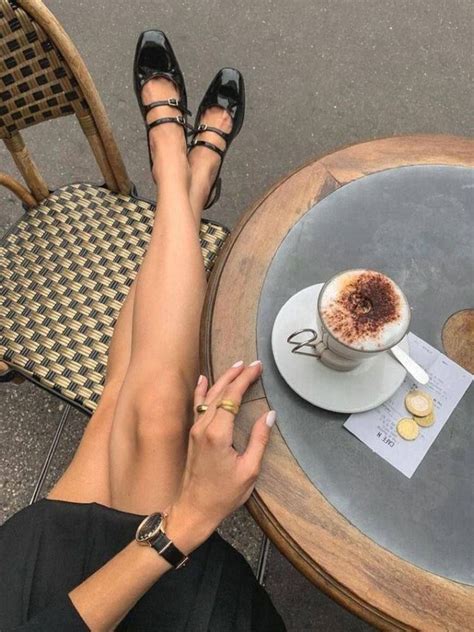 Pin by Анна Казарова on Шмотки | Mary jane shoes outfit, Parisian style ...