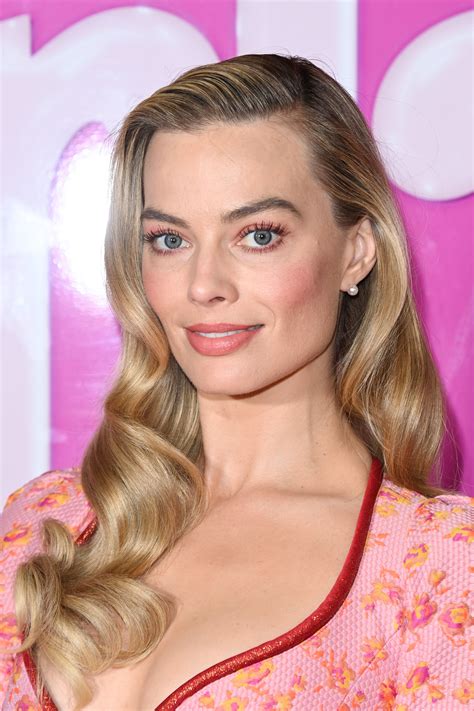 Looks Like Margot Robbie