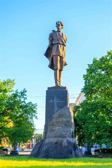 Памятник Максиму Горькому в Нижнем Новгороде
