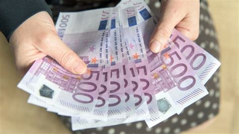Банкнотата от 500 евро отива в музея