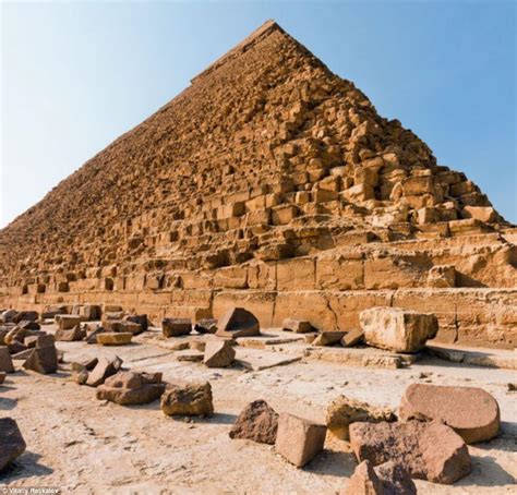 inilah pemandangan  atas puncak piramida giza kaskus