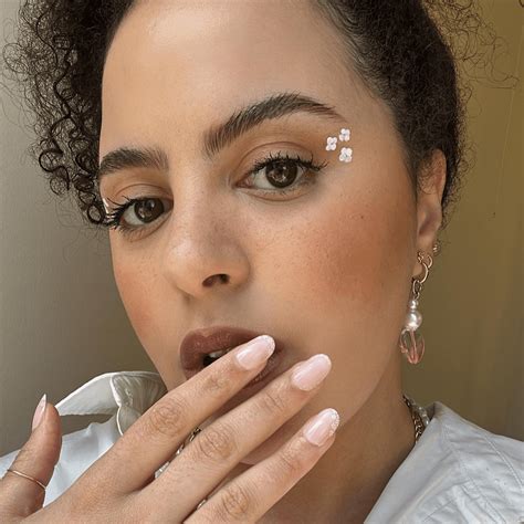 17 White Eyeliner Looks That Are Simply Stunning