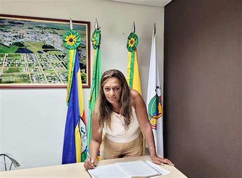 Claudia Oliveira assume como vereadora em Capivari do Sul - Jornal