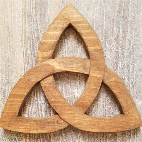 Irish Celtic Trinity Knot Reclaimed Wood Wall Hanging - Etsy