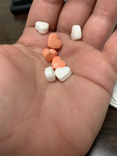This candy looks like "heart pills". : r/mildlyinteresting