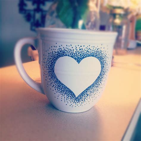 √ Sharpie Decorated Mugs