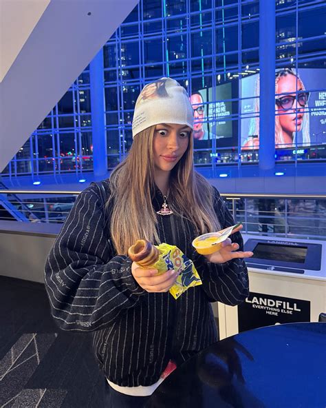 chanel ozkan (@pineapplepaintedlime) • Instagram photos and videos