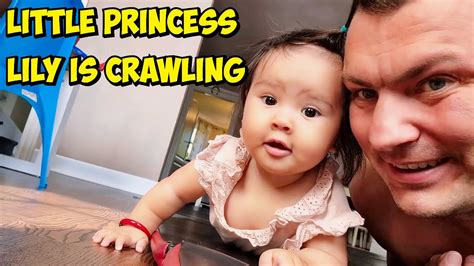 Little Princess Lily begins to crawl | Dudkowski de Familia - YouTube
