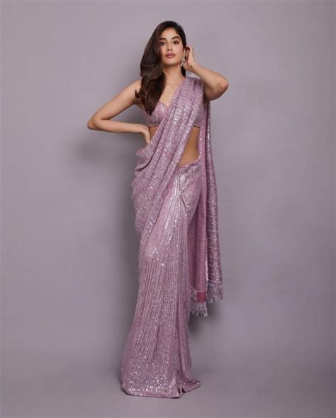 35 Best Saree Captions for Instagram - The Frisky