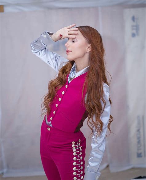 Majo Aguilar: outfits cowgirl que puedes copiarle a la cantante