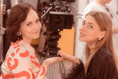 Сериал «Счастлива по умолчанию» (2024) - сюжет, актеры и роли, кадры из ...