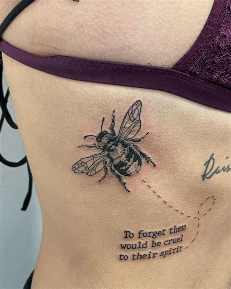 61 Ultimate Honey Bee Tattoo Designs For Best Inking - Psycho Tats