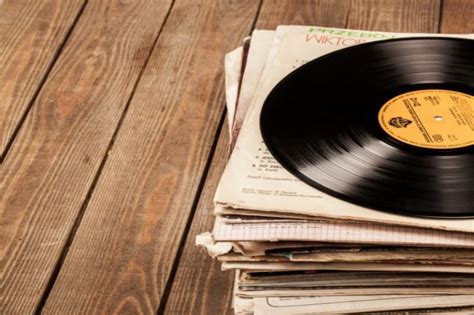 The History of Vinyl Records - Musician Wave