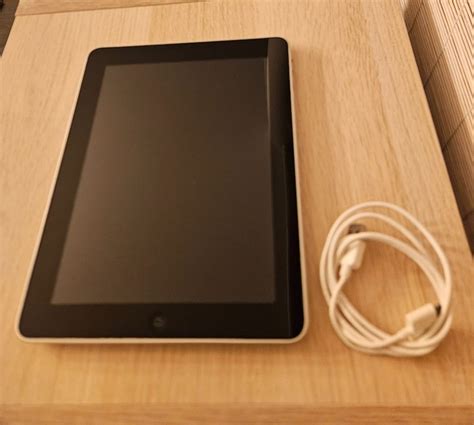 Apple iPad A1219 16GB silber | Kaufen auf Ricardo