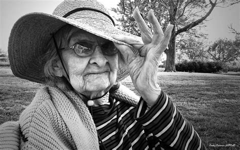 gorgeous photographs  celebrate  beauty  strength  women