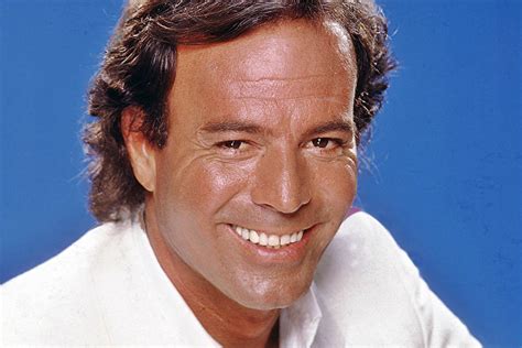 Netflix contará la historia de Julio Iglesias - decine21.com