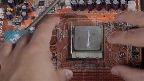 Как наносить термопасту / How To Apply Thermal Paste - YouTube