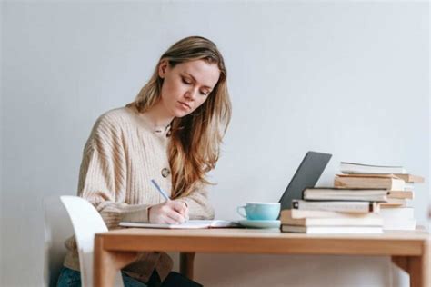 How to Write in English for Beginners | FluentU