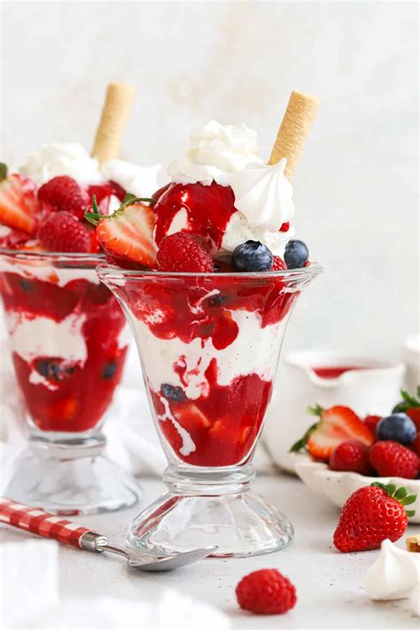 How to Make a Knickerbocker Glory (EASY Recipe!)