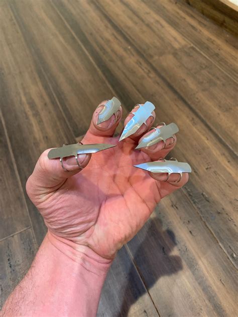 sharp pointed  sharp pointed