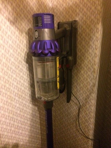 Беспроводной пылесос Dyson Cyclone V10 Animal - «Пылесос хороший» | отзывы