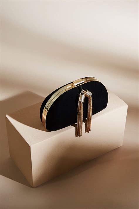 GUESS Bags | Studio set-up :: Behance