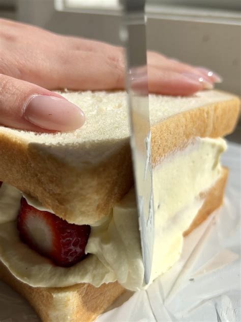 Japanese Strawberry Sandwich - butt.erhand