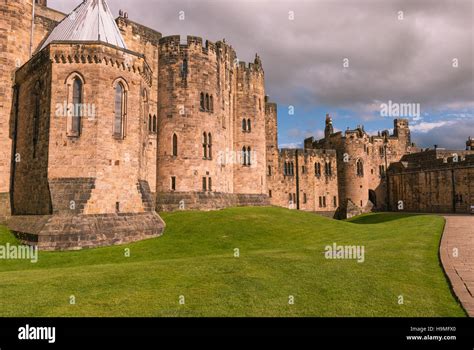 alnwick castle  alnwick england    harry potter movies