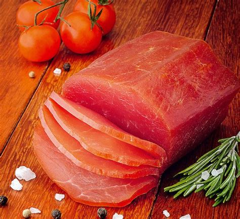 Как приготовить домашний мясной балык?