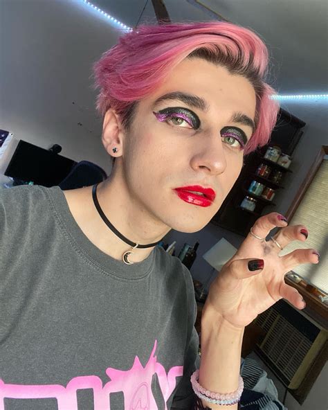 Not a pro but I’m very proud how this came out :) only getting better