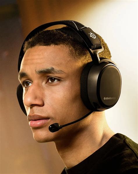 Arctis 9 Wireless Gaming Headset | SteelSeries