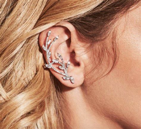 how to put on an ear cuff
