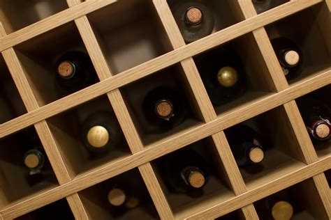 Lugar Onde Guarda Vinho - Como guardar vinho em casa: 5 dicas para conservar a bebida - H.Lar