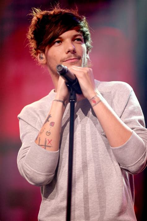 Louis Tomlinson Net Worth - Wiki, Age, Weight and Height, Relationships