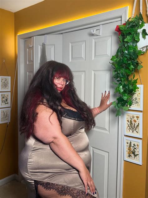 𝐒𝐇𝐀𝐍𝐍𝐎𝐍 𝐒𝐄𝐒𝐒𝐎𝐌𝐄𝐒 🥀🖤🍒💌 | Your Plus Size BFF | reminder: most of what we