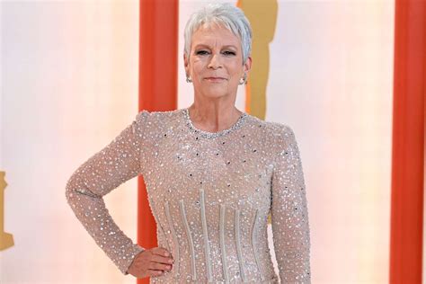 Jamie Lee Curtis Breaks Down 'Everything Everywhere' at Oscars 2023